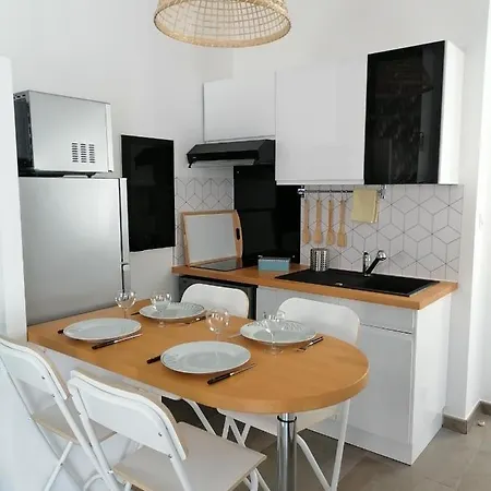 Apartment Les Toucans Sous Le Clocher. Appartement, Terrasse Et Spa. *