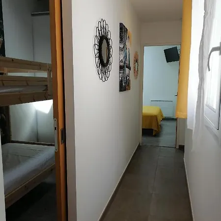 Apartment Les Toucans Sous Le Clocher. Appartement, Terrasse Et Spa.